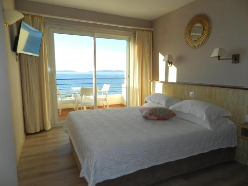 Triple Room with Sea View