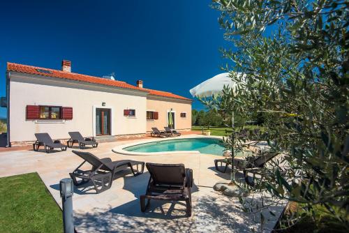  Holiday Home Boro in 52208 Krnica