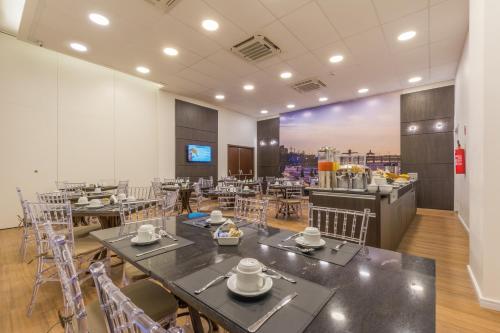 Restaurant, Bristol Guararapes Fortaleza Centro de Eventos in Fortaleza