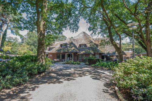 . Restaurant & Hotel Hoog Holten