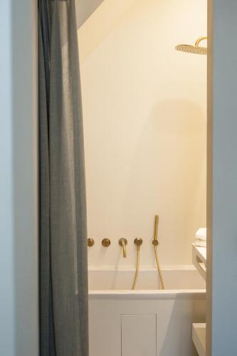 B'Guest Bed & Breakfast - image 10