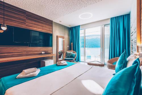 Carine Hotel Kumbor 4*