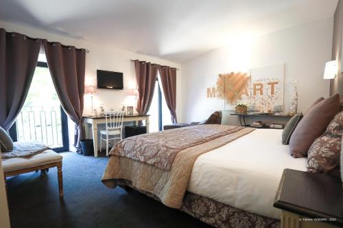 room detail thumbnail 0