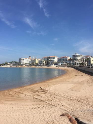 Studio 127, vue mer et piscine, port Santa Lucia