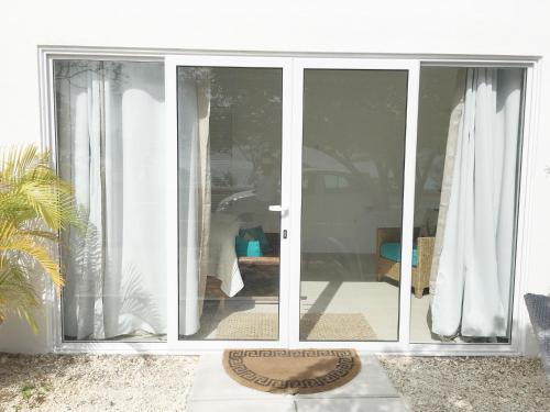 Instalaciones, Big Room A Spectacular Beach Front View in Savaneta