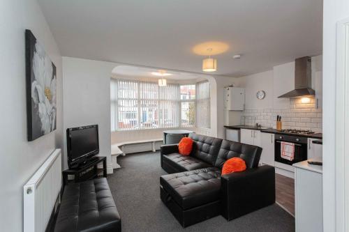 Cherry Property - Orange Suite Blackpool