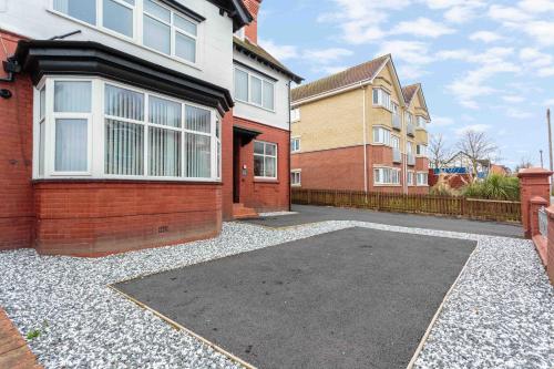 Cherry Property - Pineapple Suite - image 4