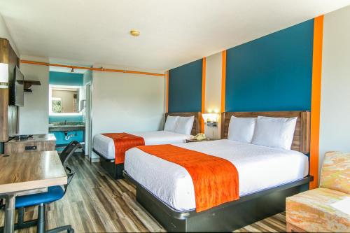 Queen Room with Two Queen Beds - Non-Smoking