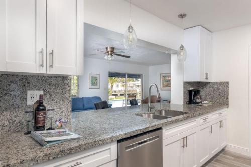 Purely Pompano, Pool, Water front, Paddleboard, Beach, 5 bedroom 3 bath thumb 2