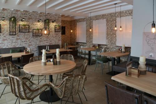 Restaurant, Basic vakantiehuisje op val d'Or in Enscherange