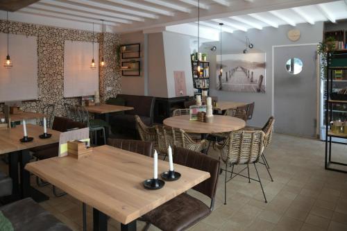 Restaurant, Basic vakantiehuisje op val d'Or in Enscherange