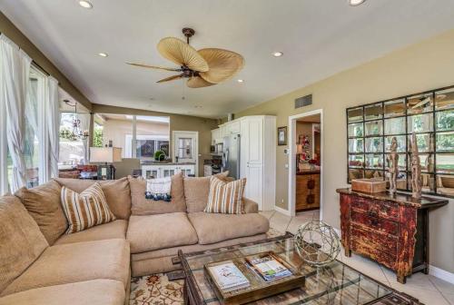 Indian Wells Glass House - main image