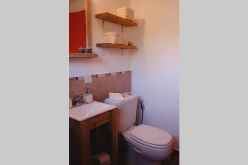 One-Bedroom Apartment image 2