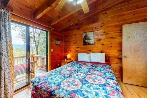 Breezy Mountain View - image 2