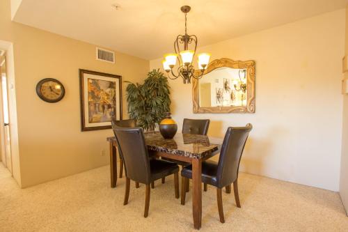Palm Springs Villa - image 7