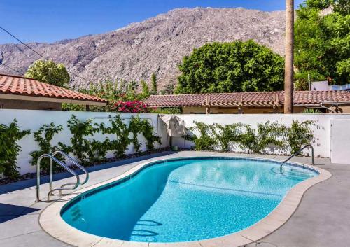 Seville Corner Downtown Condo Permit# 3030 in Palm Springs, Vereinigte Staaten von Amerika