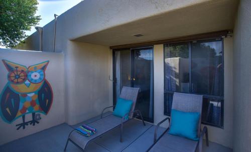 Private Greenhouse Condo - image 2