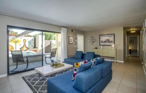 Private Greenhouse Condo - image 6