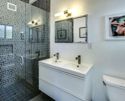 Meiselman Pool House - image 4