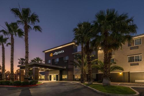 La Quinta Inn & Suites by Wyndham Las Vegas Nellis