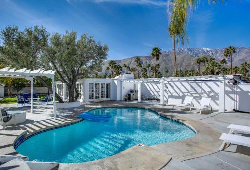 Desert Style Permit# 4102 in Palm Springs, USA