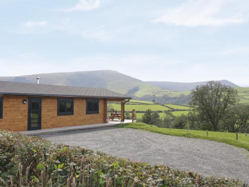 Bryn Eiddon Log Cabin