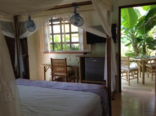 Aree's Lagoon House