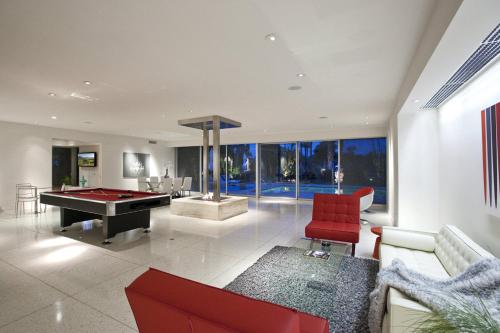 Modern Luxury at Tamarisk - image 2