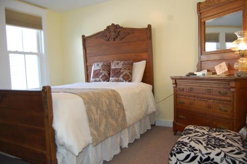 Cranmore Inn and Suites, a North Conway boutique hotel