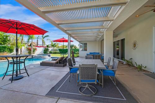Versailles of Rancho Mirage - image 5