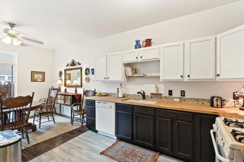 Beautifully Updated Sandpoint Townhome - image 5