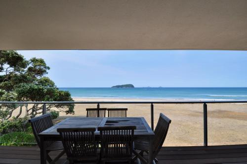 Beachfront Heights - Pauanui Holiday Apartment - Pauanui