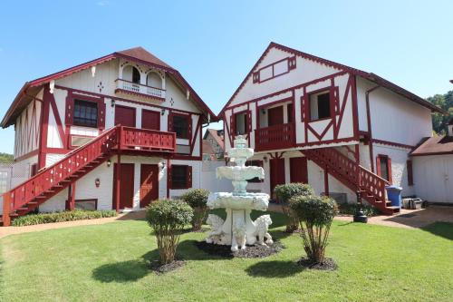 Alpine Village Inn in هيلين - جورجيا