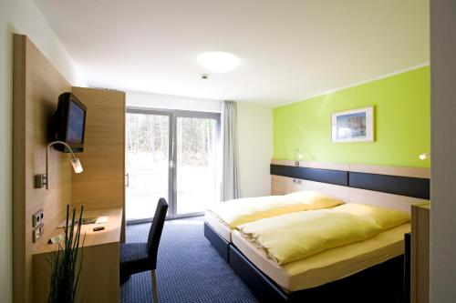 Hotel und Kongresszentrum Wanderath 2