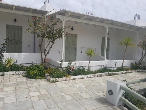 . ISALOS ROOMS ON THE BEACH