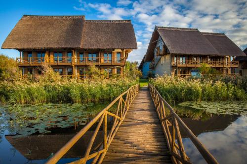 Green Village Resort - Accommodation - Sfântu Gheorghe