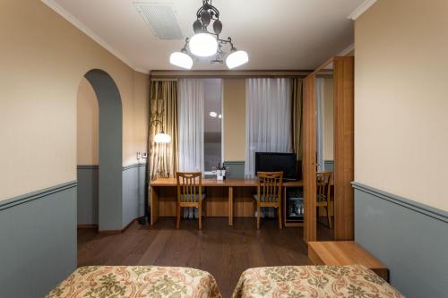 2 twin beds