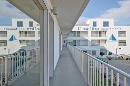 One-Bedroom Apartment with Side Sea View