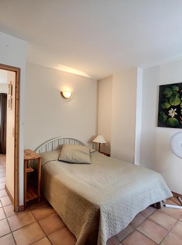 Anne de la Maison Blanche - image 12