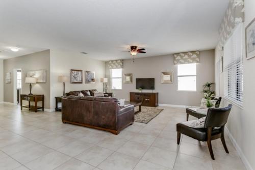 Imagine You and Your Family Renting this 5 Star Villa on Champions Gate Resort Orlando Villa 3611 - image 2