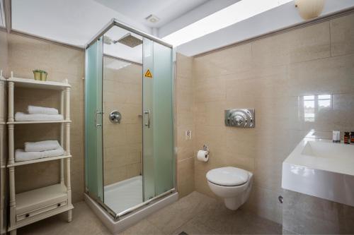 Balhambra Suites - Adults Only - image 14
