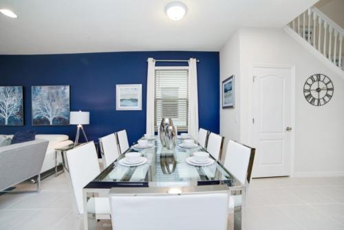 Rent Your Dream Holiday Villa on One of Orlando's most Exclusive ResortsWindsor at Westside Resort Orlando Villa 3731 - image 6