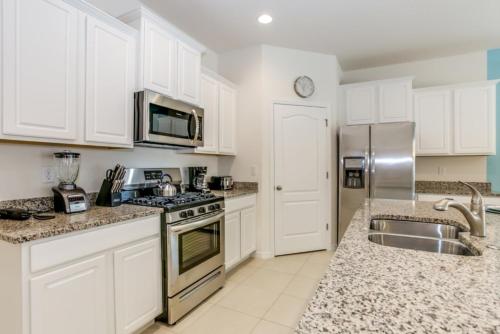 Enjoy a Holiday of a Lifetime in a Luxury Villa on Solterra Resort Orlando Villa 3691 - image 2