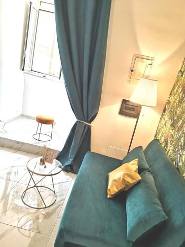 Domus Leone Tre – Naples, CO