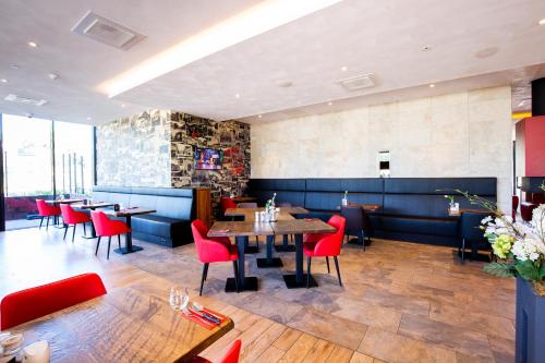 Bastion Hotel Tilburg - image 2