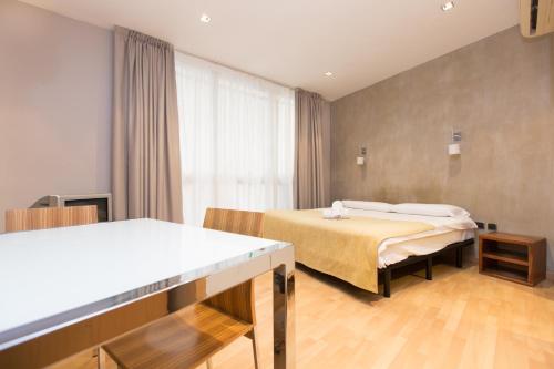 Ainb Born Tiradors Apartments In Barcelona Trabber Hotels -