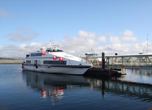 Cnocan Na Cuaig Carraroe by Trident Holiday Homes