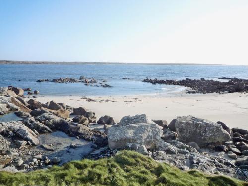 Cnocan Na Cuaig Carraroe by Trident Holiday Homes