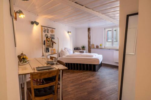Superior One-Bedroom Apartment