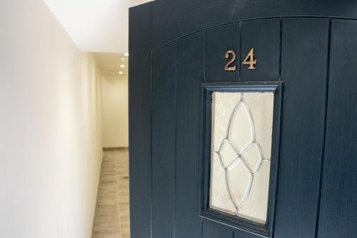 24 Tanners Yard - image 10
